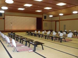 大人数様なら舞台付の大宴会場