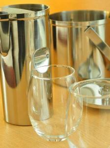 【アイスペール＆チェイサー類】　氷は2階の製氷機にございます。