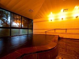 【別府温泉】を楽しめる屋内大浴場。