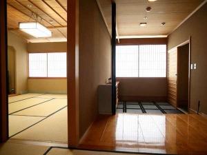 【特別和室】次の間／玄関のイメージ。季がさねに１室だけのタイプです。