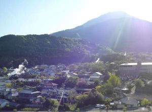 鶴見岳と立ちのぼる湯けむりは別府ならでは！