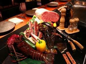温泉宿では珍しい鉄板焼きを、モダンな「グリルダイニング」でお楽しみください