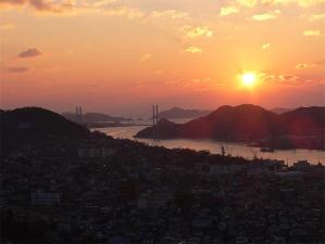 夕陽が沈む夕景から夜景までお楽しみいただけます。