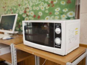 4階・8階には電子レンジをご準備いたしております。お弁当等温めるのにご利用ください♪