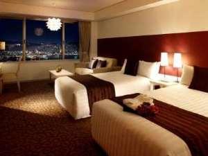 窓の外には1,000万＄の夜景が…