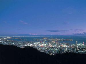 六甲山最大の眺望スポット、摩耶山＜車で約60分＞