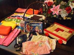 お子様用色浴衣や甚平、絵本、積み木などのおもちゃや食事の際のイスなど、貸出品もご用意しています