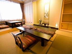 【西館】堀炬燵のある１０畳和室タイプ。