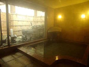 インド岩石を使った本館源泉かけ流しの美人湯