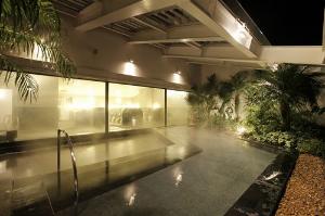 ★天然温泉付大浴場「ほほえみの湯」<BR>エミオンタワー露天風呂
