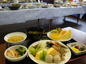 約３０種類の朝食バイキング※予約状況により定食のご提供になる場合がございます。 
