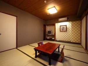 和室（１６畳）定員は６名様まで宿泊可能！！御家族でゆっったりした時をいかがですか？！