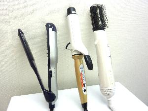 ヘアアイロンやコテのお貸出しございます