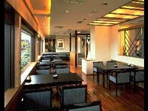 大和料理萬佳　ホール席