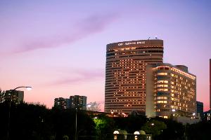 外観　夕景