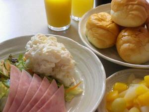 バイキング：パンと味噌汁。こんな組み合わせも可能！