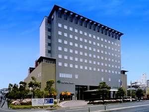 緑と光をテーマに、安らぎの空間を目指したホテル。天神・博多駅にも近く便利です。