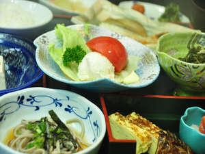 料理長自慢の出し巻き玉子が人気の朝食
