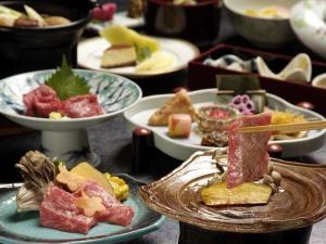 目の前でジュワ～ッと焼く「蔵王牛の石焼き」