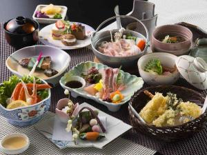 湯の華プラン料理例　日本海の幸中心の8品