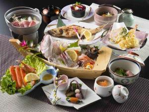 越前プラン料理例 お一人様毎に舟盛が付く