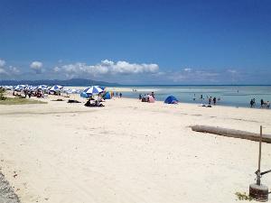 【竹富島】石垣島から船でわずか１０分！遠浅の白い砂浜が広がるコンドイビーチ！