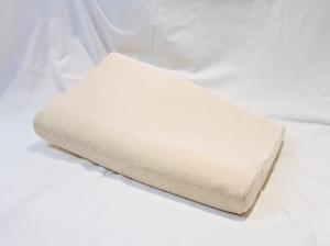 【貸出備品】テンピュール枕の貸出はフロントにてお申し付けください。