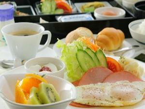 道産米の和食か自家製パンの洋食から選べる朝食（イメージ）<BR>