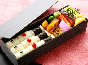 受験当日は和食料理人特製のお弁当で集中力ＵＰ　(｀・ω・’)ｂ♪