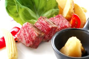 『やっぱりお肉も食べたい！』Ａ４ランクの柔らか～い「黒毛和牛のステーキ」
