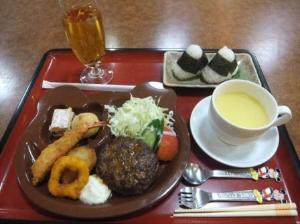 大人気のお子様ランチ(¥840)です。