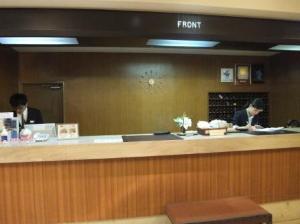 当ホテルの玄関口 フロントです