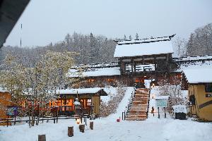かやぶき雪景色