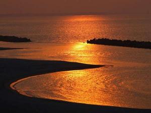 日本の夕日100選にも選ばれた皆生海岸の夕日