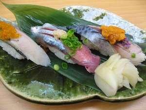 寿司ＢＡＲ：ひかりもの３貫