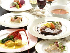 旬の食材を使用するフルコースディナー