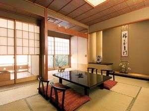 ひのき露天風呂と１００％源泉の湯。日頃の疲れを癒してください♪