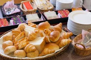 朝食バイキングの一例（パン）