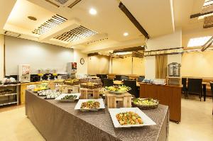 本館２階レストランにて<BR>営業いたしております。　