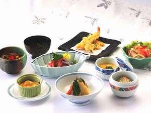 和食会席膳【3,150円】一例。一品、一品、心を込めて手作りしています。