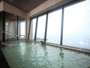 女性展望風呂と露天風呂。眺めは津軽海峡♪