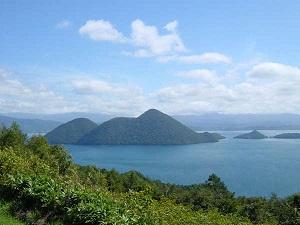 夏晴れの洞爺湖