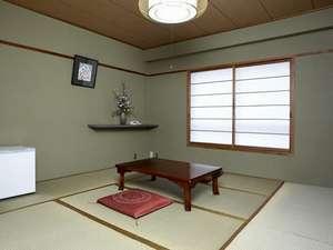 和室（お風呂とトイレがお部屋の中にはありません）