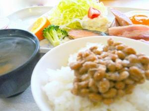 朝食　例（メニューは毎日すこしずつ変わります）
