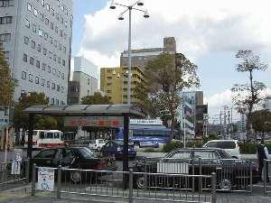 ホテルから徒歩１分にタクシー乗り場・・・雨の日は助かります