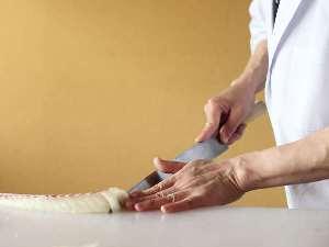伝統を重んじながらも、創作性溢れる日本料理をご提供致します。
