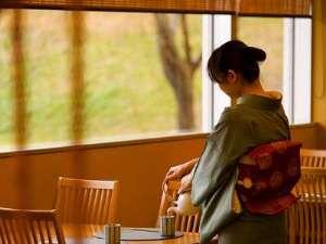 くつろぎの空間で上質のサービスをご堪能下さい。