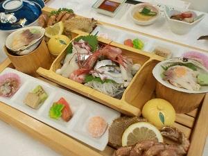 旬魚介のお刺身豪快盛り！(２名様用一例です）