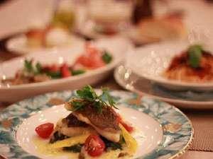 シェフの洋食料理はお客様がお楽しみ頂けること間違いなしです！