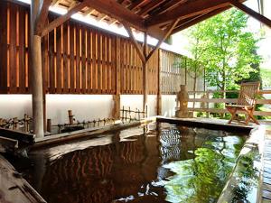 唯一の黒磯温泉・自家源泉の掛け流し100％（加温）、温泉成分が自慢です。